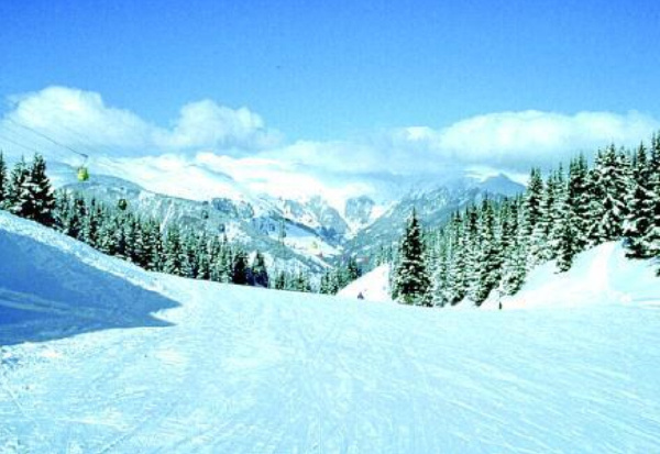 全球十大滑雪胜地排行榜 最值得去的十大滑雪场排名