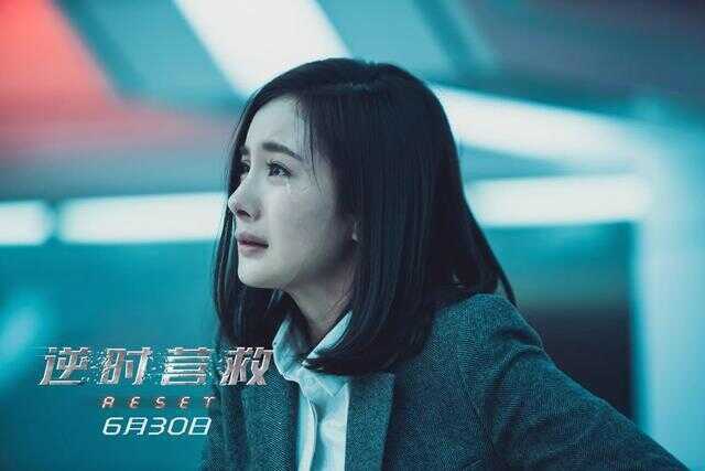 逆时营救三个杨幂是真人吗(逆时营救杨幂开的车是什么车)