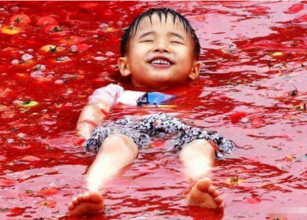 世界十大奇特沐浴方式排行榜：石油浴已有一千多年历史