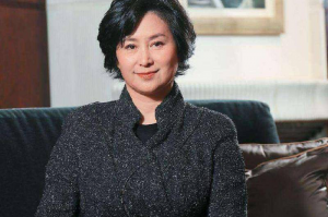 ​何超琼和陈百强的故事秘密（两人认识后的关系是真的吗）