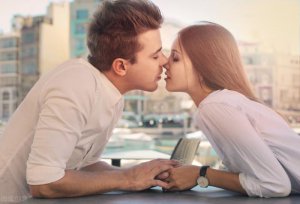 ​老公出轨被发现后提出离婚（被发现后提出离婚）