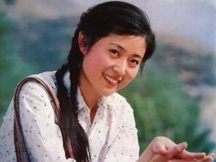 十大著名春晚主持人(10位央视春晚美女主持)插图9