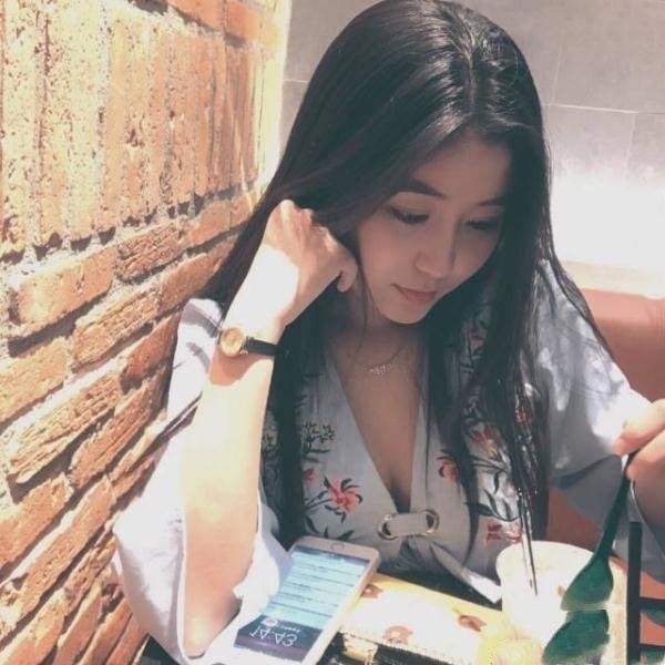 越南最美女大学生（越南最美校花图片分享）