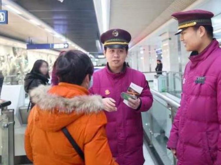 地铁离职率为什么那么高「曾经倍受青睐的地铁岗位为何门槛越来越低离职率也逐渐上升」