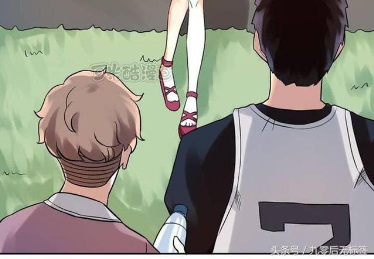猎奇恐怖漫画为了嫉妒他把男生和女生身体交换了
