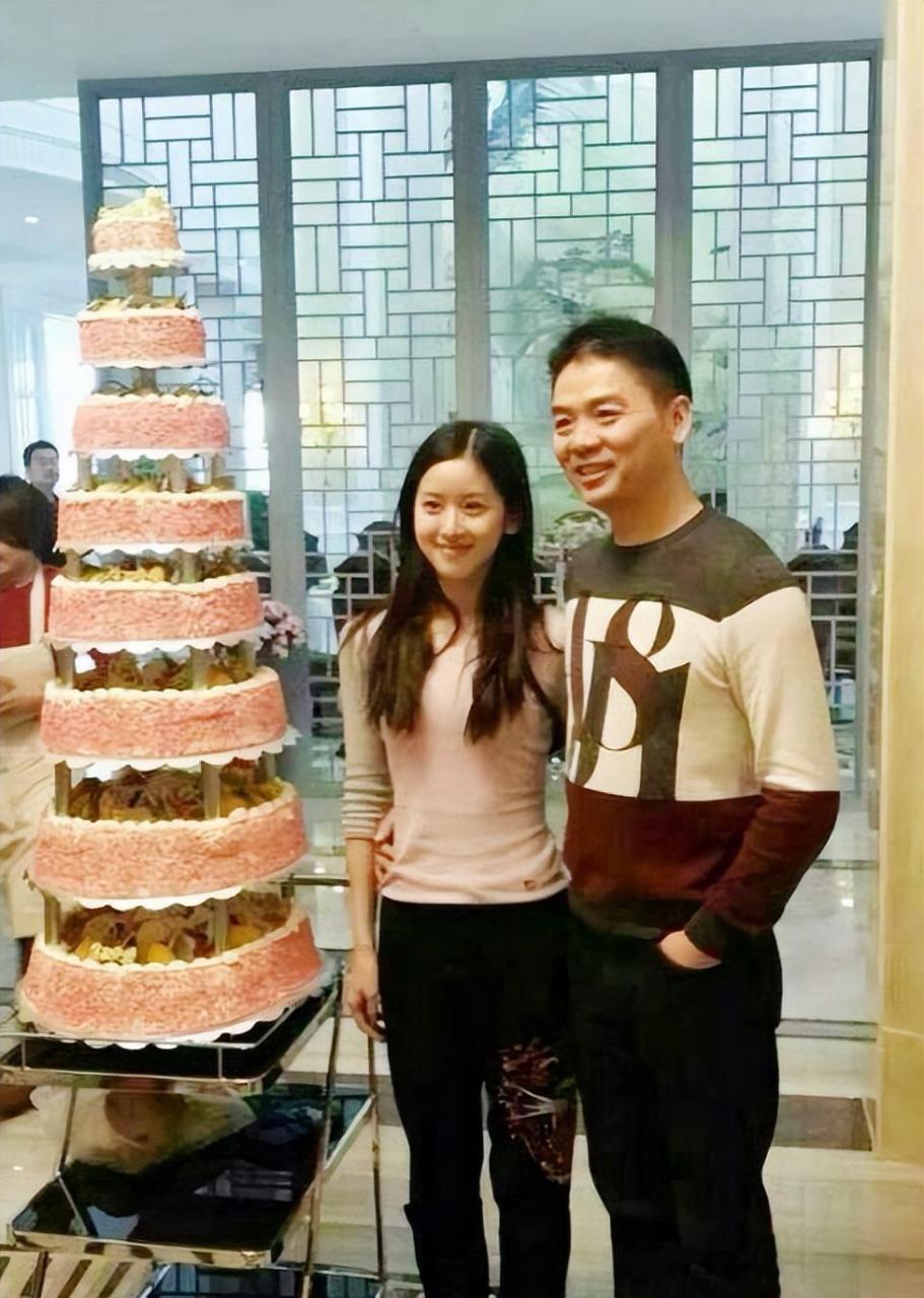 刘强东与奶茶为什么离了婚（章泽天原谅丈夫刘强东出轨）