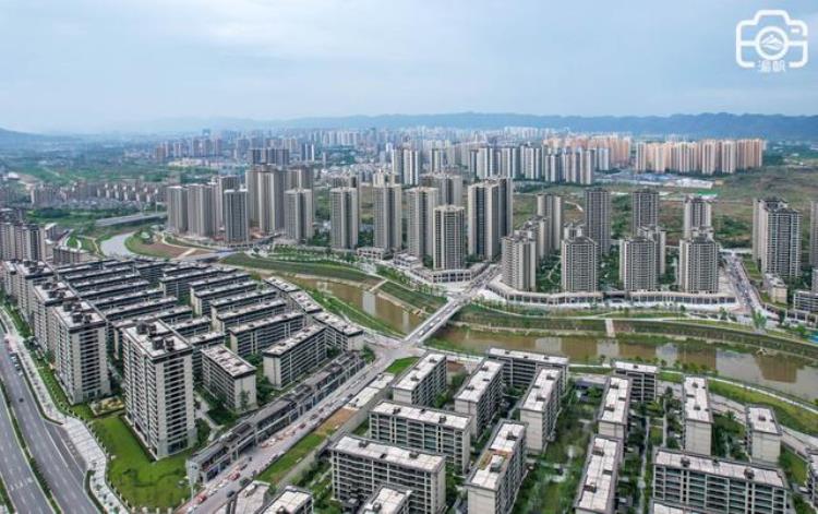 重庆为何喜欢将地铁修在偏僻的无人区最大的楼盘却至今不通地铁