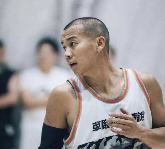 武汉街球王周锐（浅谈目前国内街球前十人）