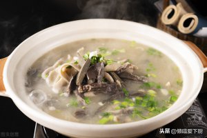 ​羊腿骨怎么炖汤才好喝（又浓又白的羊骨汤家常做法）