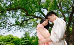 ​男生心动时看你的眼神是怎样的，如果男人用这5种眼神看你