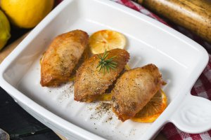 ​烤箱烤鸡翅多少度好 （烤鸡翅的制作方法）