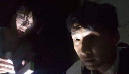 阿科哥探灵视频最恐怖的一期（当时他在一栋废弃的鬼婴楼中探灵）(2)_