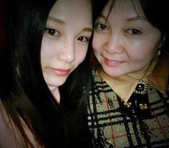 本兮到底发生了什么（本兮的照片突然好恐怖）(4)_