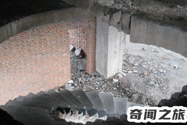 揭秘公主岭鬼楼（工人在施工的时候听到诡异的声音）(1)_