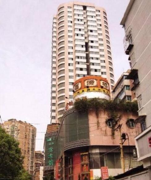 贵阳鬼楼茅台大厦发生什么（茅台大厦无人居住原因）(2)_