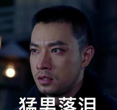 ​怎样穿衣显胸 小(大胸女生如何穿搭显胸小)