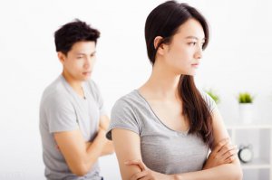 ​女方出轨方要求离婚一般怎么判（婚内出轨离婚怎么处理）