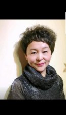 ​头发怎么才能自然卷(头发毛躁该怎么办呀)
