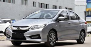 ​月薪一万五买什么车(月薪一万左右的工作)