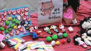 ​地摊生意什么能一个人做?(两千块摆地摊卖什么好)