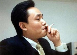 ​黄光裕做了多少年中国首富(国美老总黄光裕图片)
