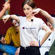​女生莫名其妙不开心怎么哄，女生莫名其妙不开心怎么办