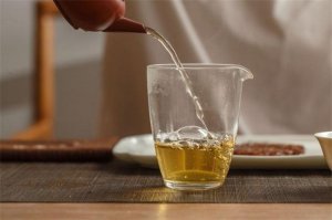 ​长期喝白开水和长期喝茶哪种更健康 喝白开水跟喝茶有什么区别