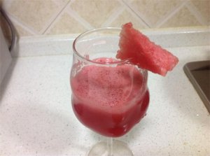 ​西瓜汁放冰箱一夜还能喝吗