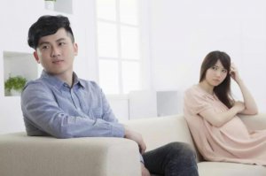 ​一方坚持离婚一方不离怎么办（另一方就是不愿意离怎么办）