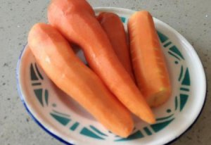 ​胡萝卜是不是用油炒才有营养(胡萝卜是脂溶性)