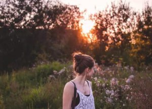 ​一女人故意回避你的暧昧话题，女人在这三个问题上选择回避你