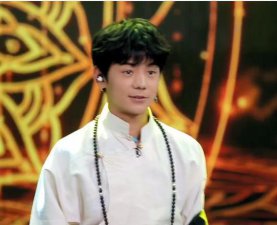 ​王一博身高（丁真综艺首秀跟180王一博同台）