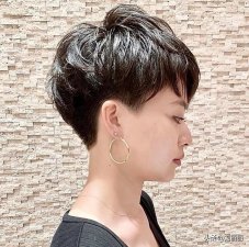 ​哪些人不适合留狼尾发型（讲解留狼尾发型的优缺点）
