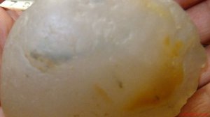 ​真玉和假玉在灯光下有啥区别 玉在灯光下什么样才好