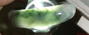 ​玉有裂痕还可以养活吗 玉有裂痕好不好