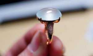 ​戒指太紧戴在手上取不下来 戒指久取不下的懒人妙招