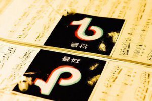 ​tiktok的歌词中文翻译（TunakTunakTun歌词中文翻译以及中文发音注解）