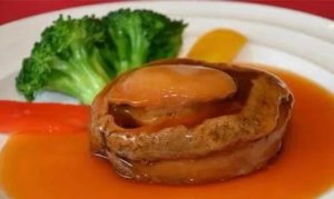 ​吃鲍鱼主要吃头还是足，老听别人说鲍鱼什么两头啊？