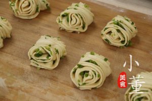 ​花卷的卷法简单做法（3分钟学会花卷的做法）