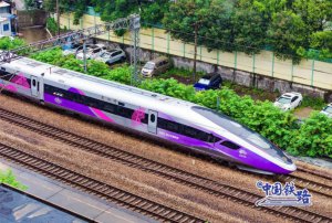 ​设计时速 350 公里！新款复兴号开跑！