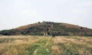 ​水下皇陵宝藏之谜（一座堪比帝王陵的地下宝藏）