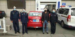 ​泰安黑车司机事件（泰安高铁站广场一个半小时查住六辆黑车）