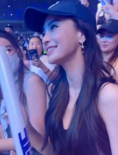 ​杨颖去了林俊杰演唱会 林俊杰回复Angelababy惊喜联动