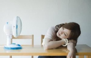 ​室内闷热怎么解决,房间又闷又热怎么办