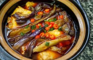 ​茄子煲要这么做（茄子的做法有非常多种）