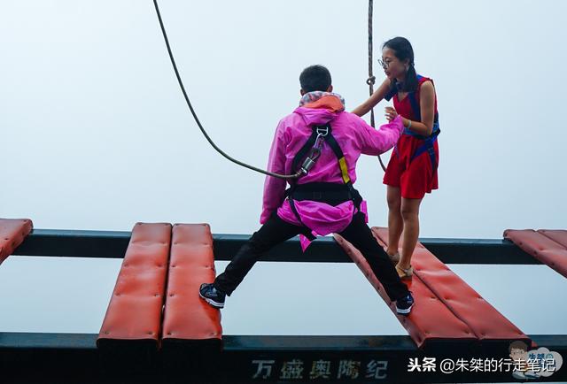 五大高空网红玩法你敢挑战吗（抖音上最火的高空挑战项目统统在这）(6)