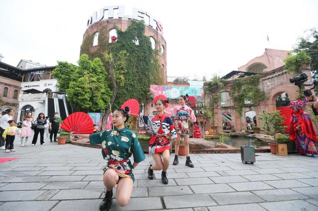 重庆砂之船奥特莱斯13周年庆时间（砂之船重庆璧山）(2)