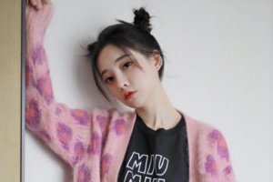 ​冯提莫到底有多高?穿七八厘米高跟鞋_仍矮记者一个头