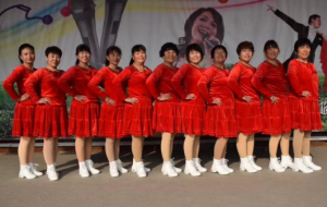 ​抖音最火广场舞歌曲大全50首，最新广场舞歌曲大全连续播放