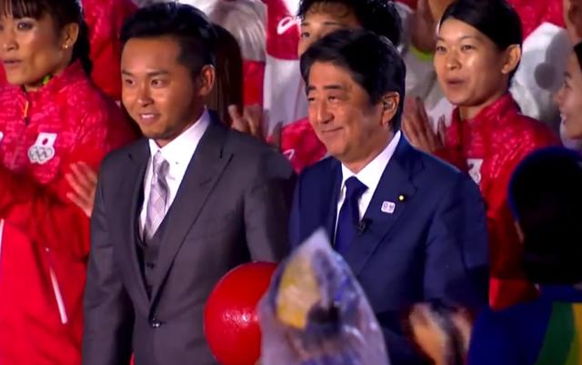 安倍晋三和马里奥（日本首相安倍晋三扮演游戏人物马里奥）(2)
